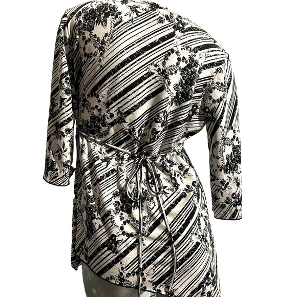 Women’s Vintage La Khaki Black And White Cross Stretch Top in Size Medium 8 10 - Picture 9 of 10